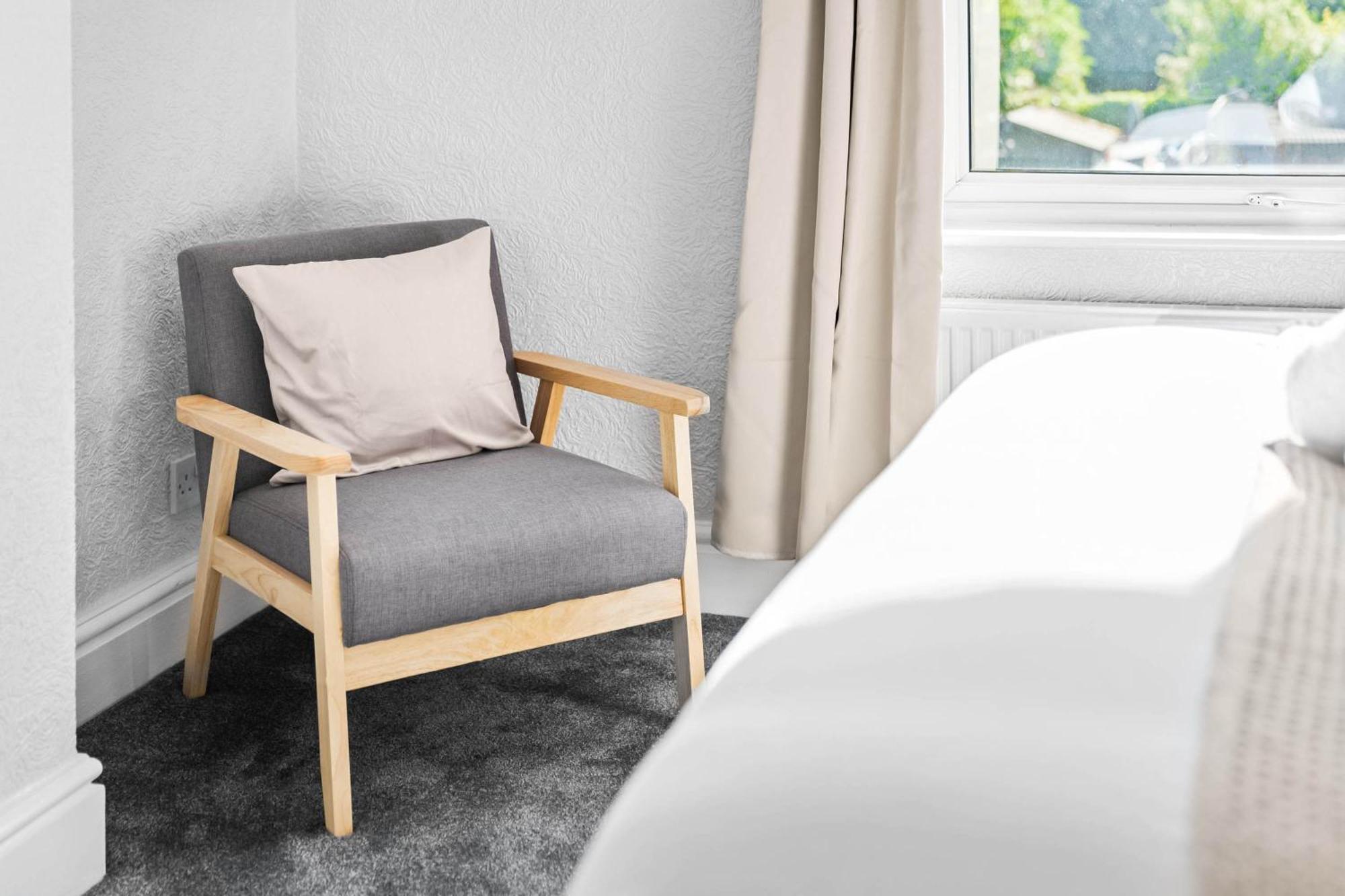 Stylish 3 Bedroom House - 6 Guests - Garden - Parking - Netflix - Wifi - 17M Birmingham Eksteriør bilde