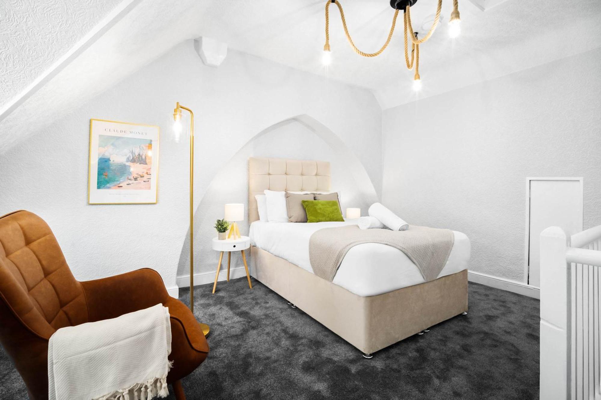 Stylish 3 Bedroom House - 6 Guests - Garden - Parking - Netflix - Wifi - 17M Birmingham Eksteriør bilde