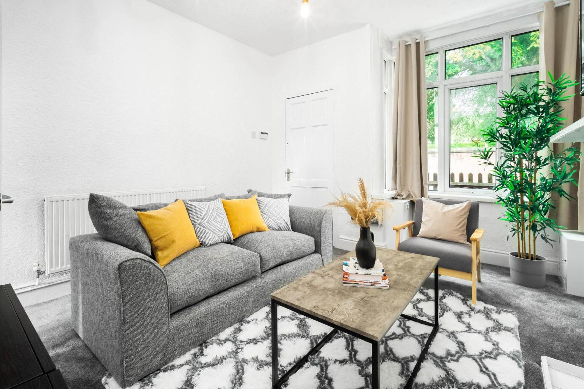 Stylish 3 Bedroom House - 6 Guests - Garden - Parking - Netflix - Wifi - 17M Birmingham Eksteriør bilde