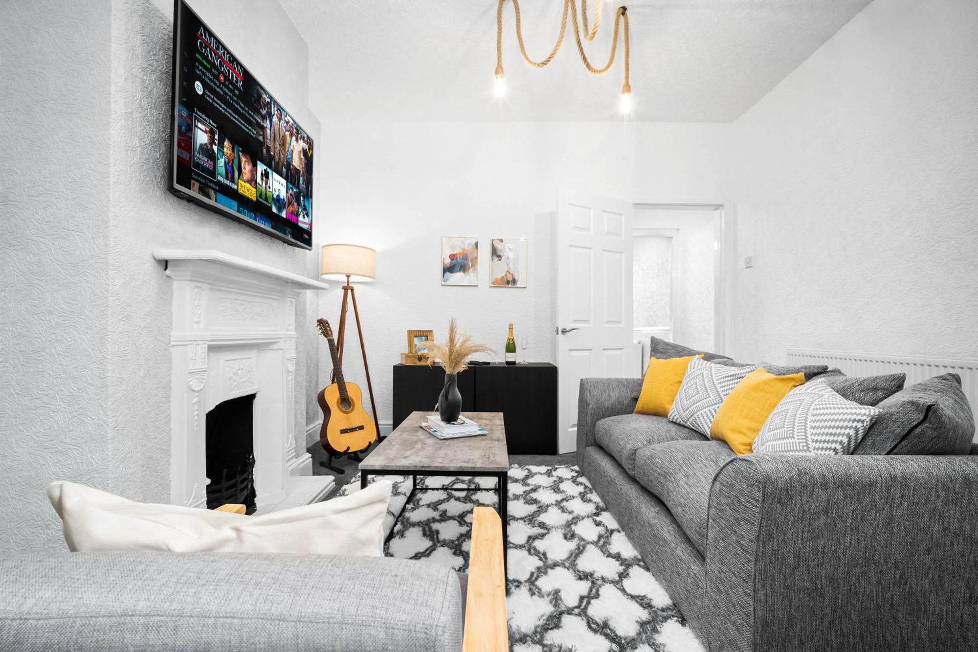 Stylish 3 Bedroom House - 6 Guests - Garden - Parking - Netflix - Wifi - 17M Birmingham Eksteriør bilde