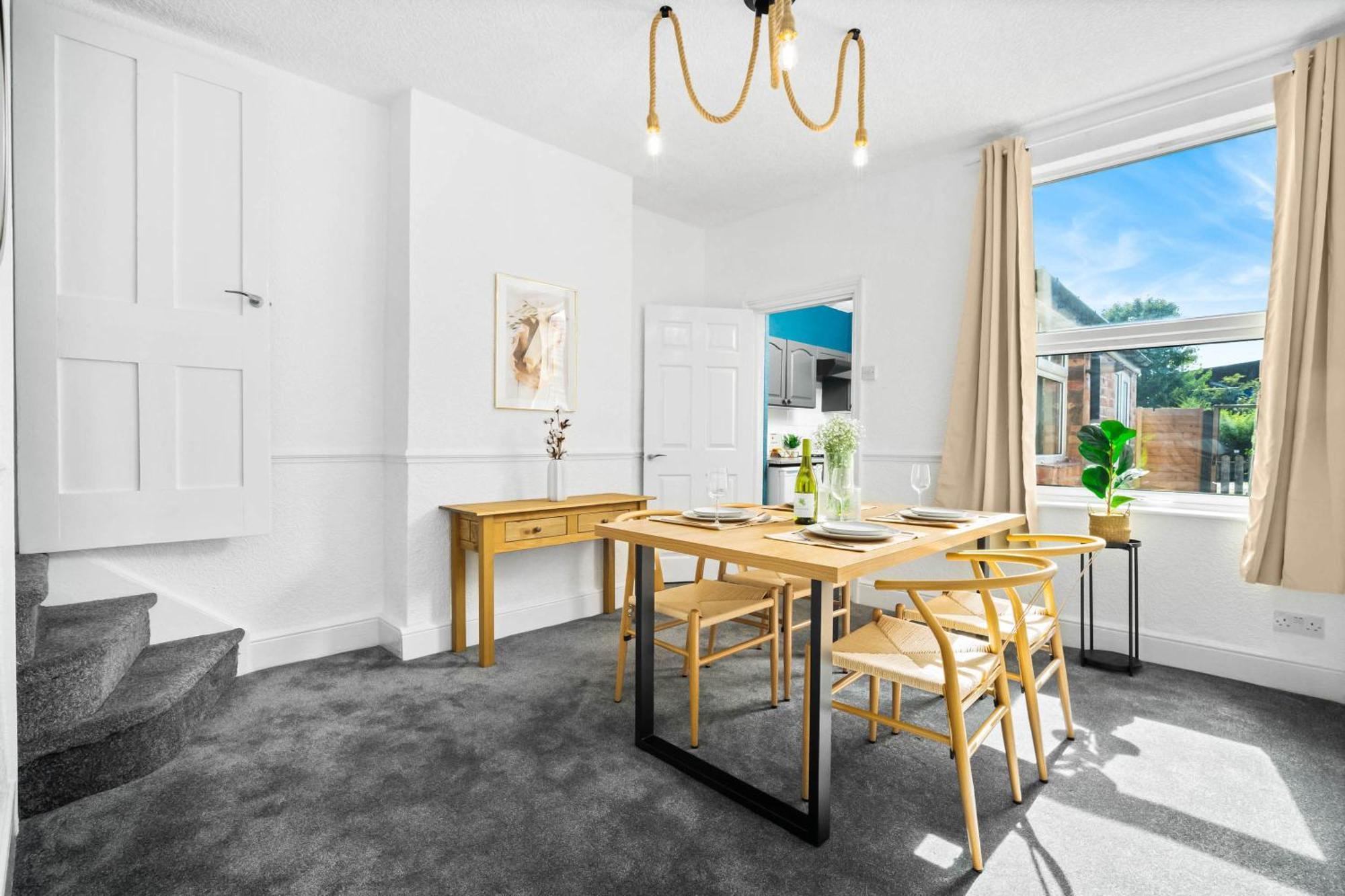 Stylish 3 Bedroom House - 6 Guests - Garden - Parking - Netflix - Wifi - 17M Birmingham Eksteriør bilde