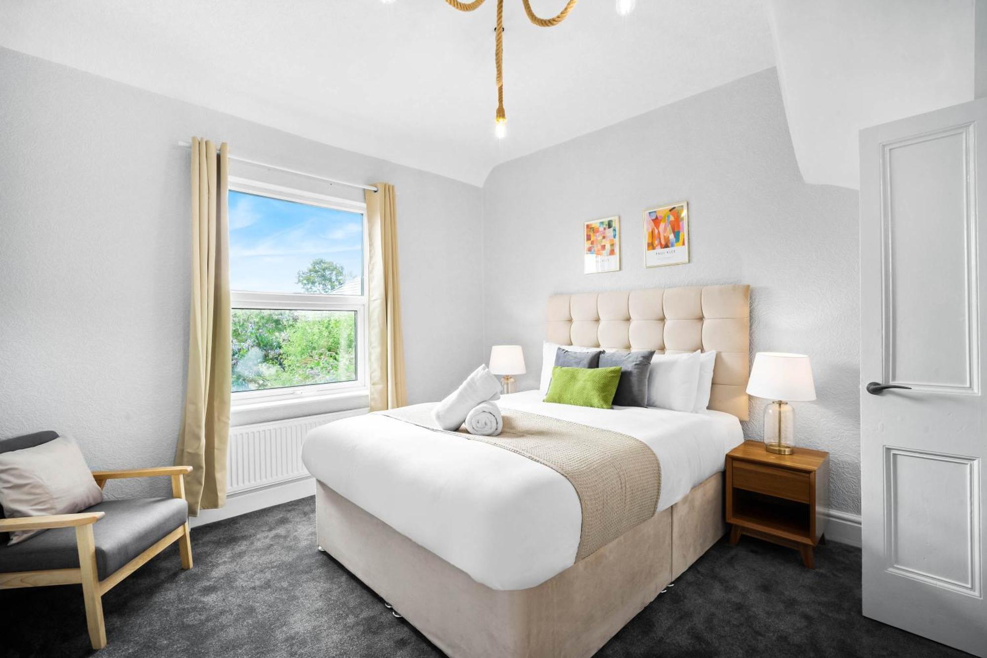 Stylish 3 Bedroom House - 6 Guests - Garden - Parking - Netflix - Wifi - 17M Birmingham Eksteriør bilde